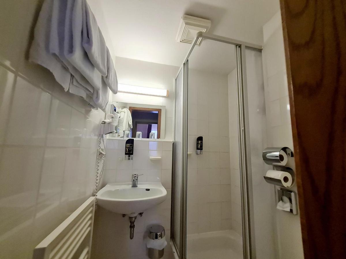 Hotel Am Schloss Alzey Luaran gambar