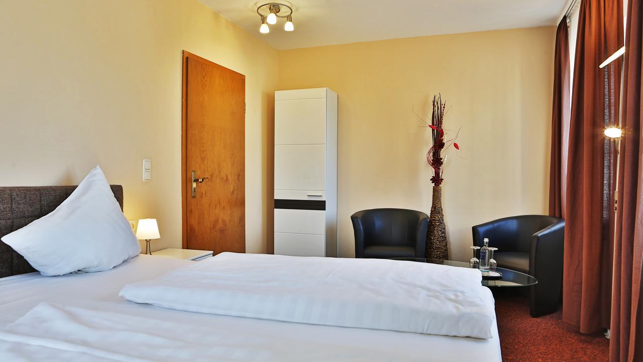 Hotel Am Schloss Alzey Luaran gambar